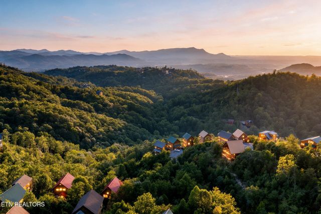 1876 Billard Way, Sevierville, TN 37876
