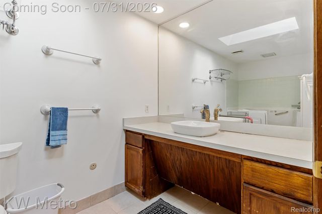 56811 Foxcroft Court, Shelby Charter Township, MI 48316
