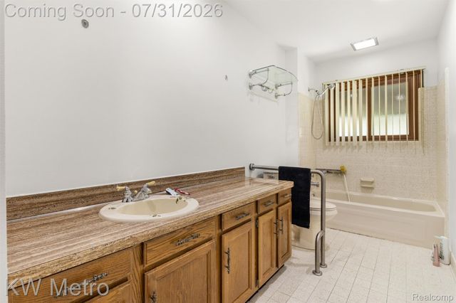 56811 Foxcroft Court, Shelby Charter Township, MI 48316
