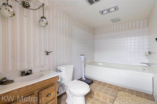 56811 Foxcroft Court, Shelby Charter Township, MI 48316
