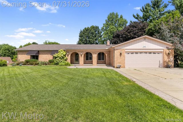 56811 Foxcroft Court, Shelby Charter Township, MI 48316