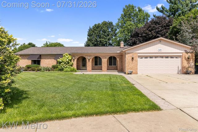 56811 Foxcroft Court, Shelby Charter Township, MI 48316