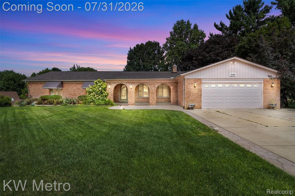 56811 Foxcroft Court, Shelby Charter Township, MI 48316