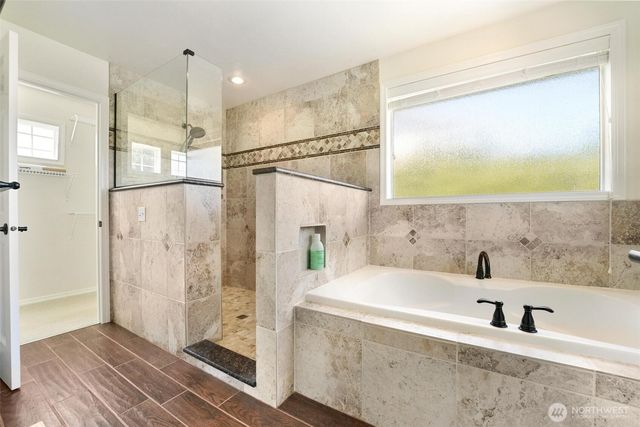 1048 Cassius Court, Camano Island, WA 98282