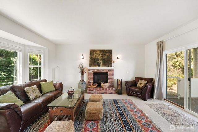 1048 Cassius Court, Camano Island, WA 98282