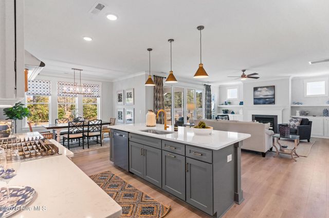 565 Sailor Sky Way 393, Hampstead, NC 28443