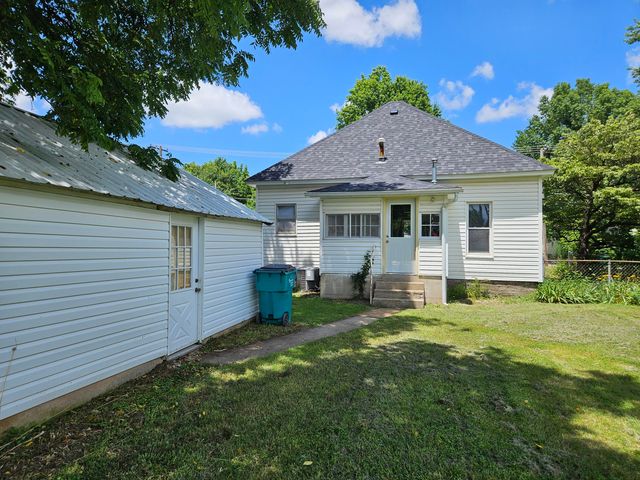 1700 W Atlantic Street, Springfield, MO 65803