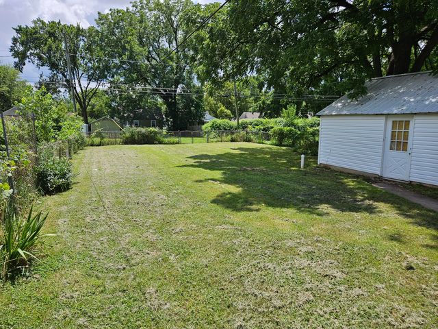 1700 W Atlantic Street, Springfield, MO 65803