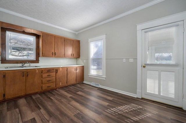 1700 W Atlantic Street, Springfield, MO 65803