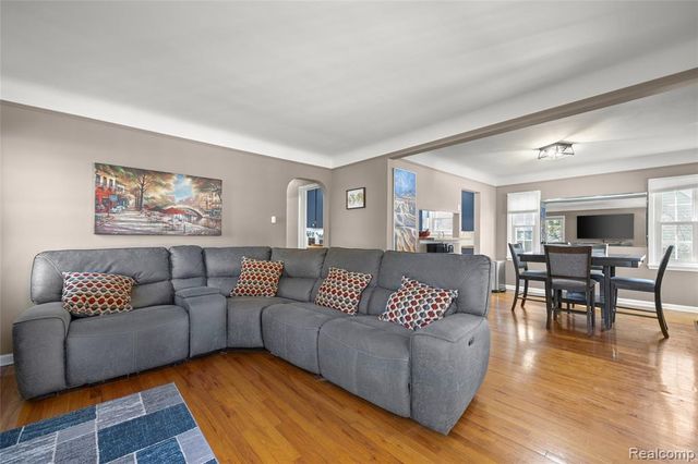 35541 Glenwood Road, Wayne, MI 48184