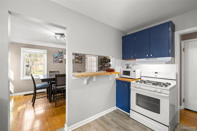 35541 Glenwood Road, Wayne, MI 48184