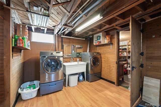 35541 Glenwood Road, Wayne, MI 48184