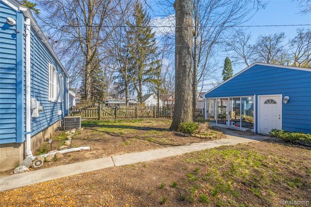 35541 Glenwood Road, Wayne, MI 48184