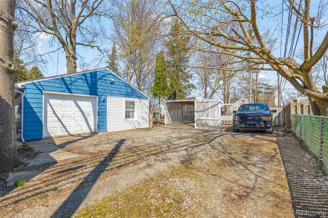 35541 Glenwood Road, Wayne, MI 48184