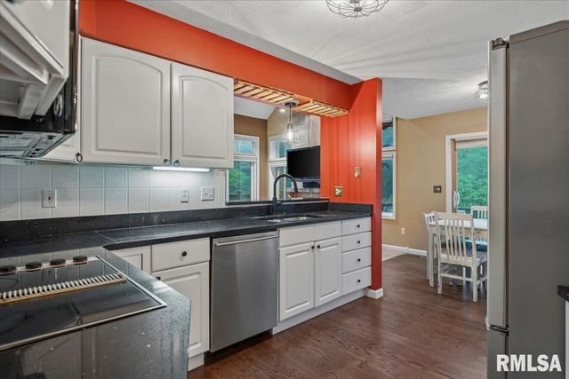 200 S Koke Mill Road, Springfield, IL 62704