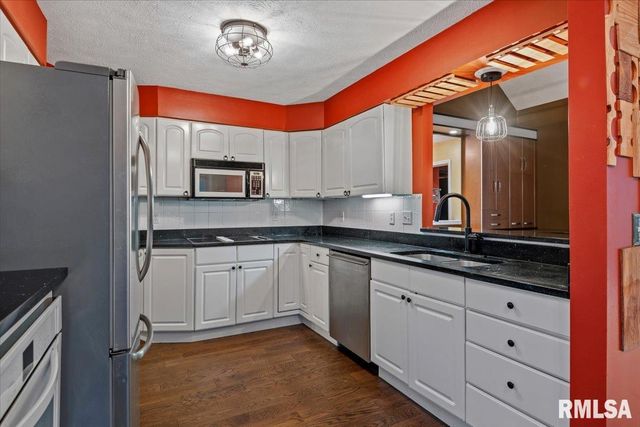 200 S Koke Mill Road, Springfield, IL 62704