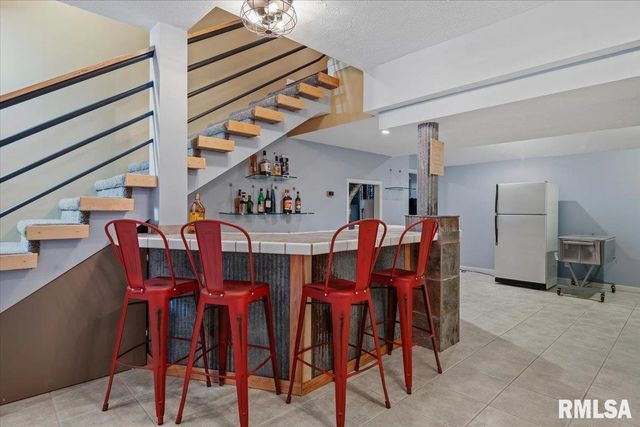 200 S Koke Mill Road, Springfield, IL 62704