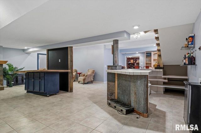 200 S Koke Mill Road, Springfield, IL 62704