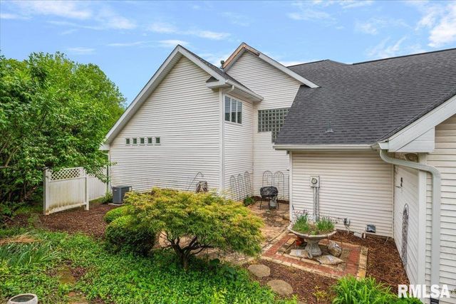 200 S Koke Mill Road, Springfield, IL 62704