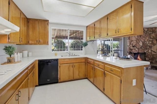 884 S Sunshine Ave, El Cajon, CA 92020