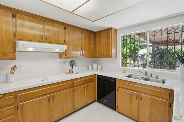 884 S Sunshine Ave, El Cajon, CA 92020