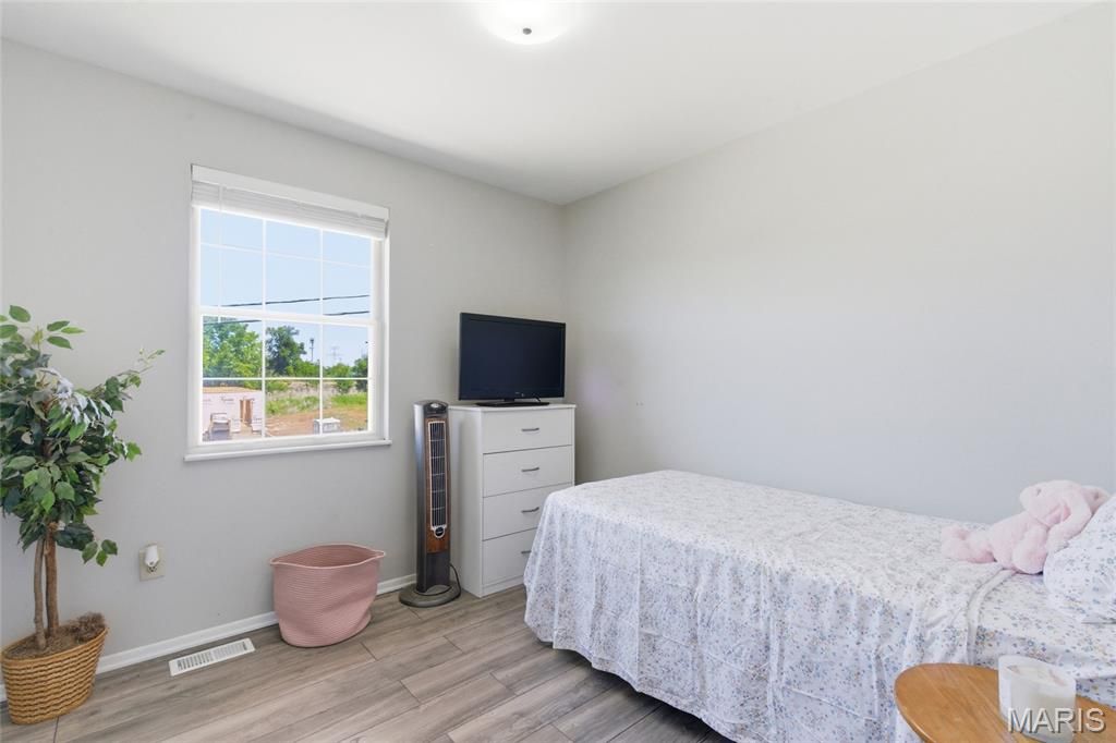 Image 14 of property listing at 306 Old Schaeffer Lane, O'fallon, MO 63366