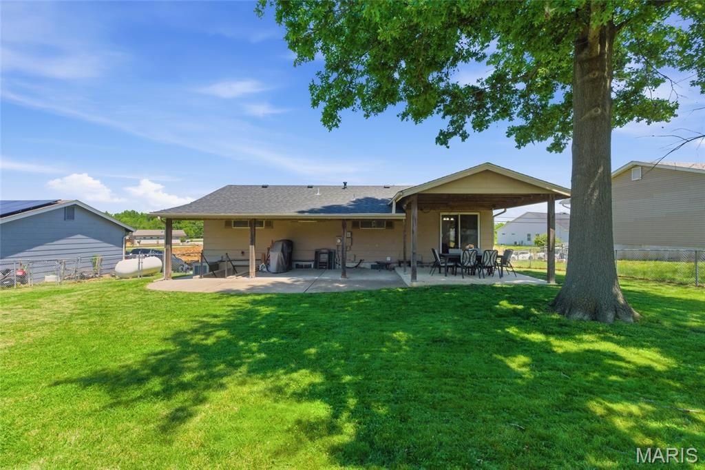 Image 28 of property listing at 306 Old Schaeffer Lane, O'fallon, MO 63366