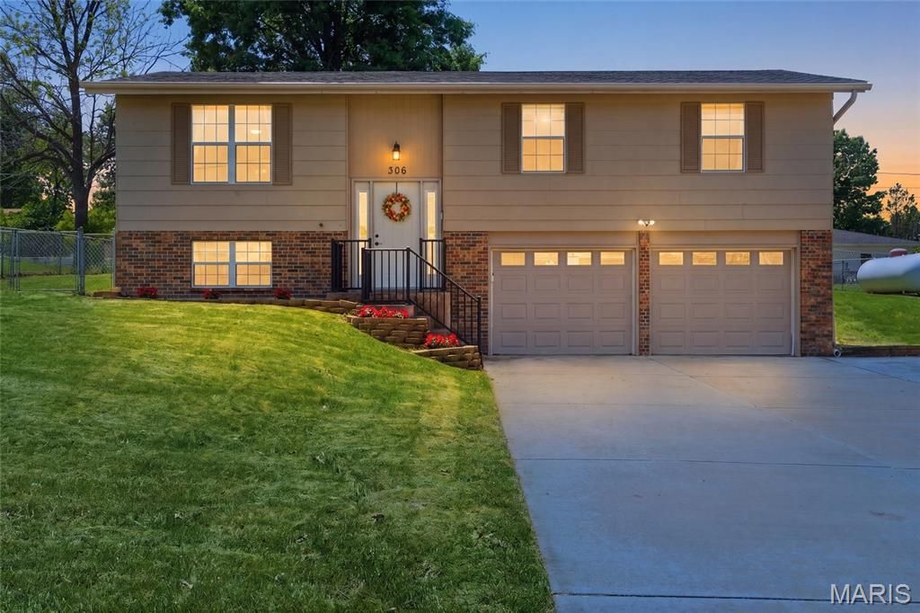 Image 35 of property listing at 306 Old Schaeffer Lane, O'fallon, MO 63366