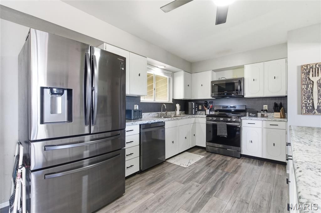 Image 10 of property listing at 306 Old Schaeffer Lane, O'fallon, MO 63366
