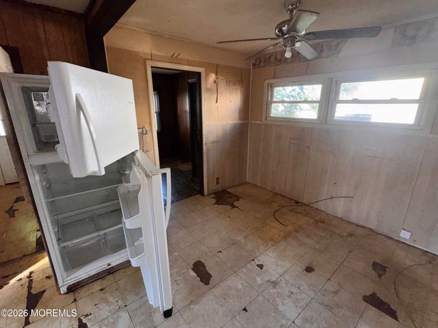 57 Lakewood Avenue, Keansburg, NJ 07734