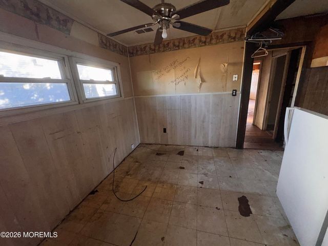 57 Lakewood Avenue, Keansburg, NJ 07734