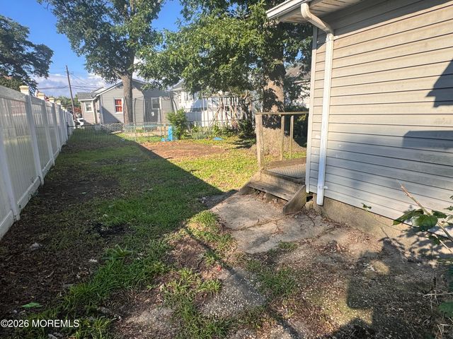 57 Lakewood Avenue, Keansburg, NJ 07734