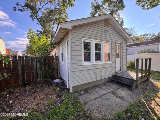 57 Lakewood Avenue, Keansburg, NJ 07734