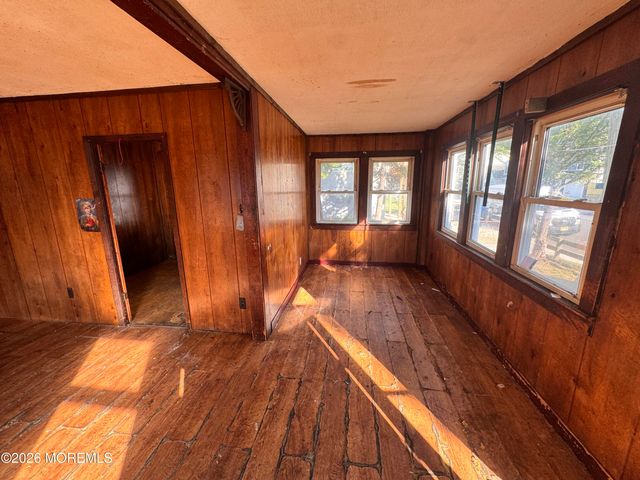 57 Lakewood Avenue, Keansburg, NJ 07734