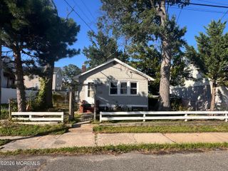 57 Lakewood Avenue, Keansburg, NJ 07734