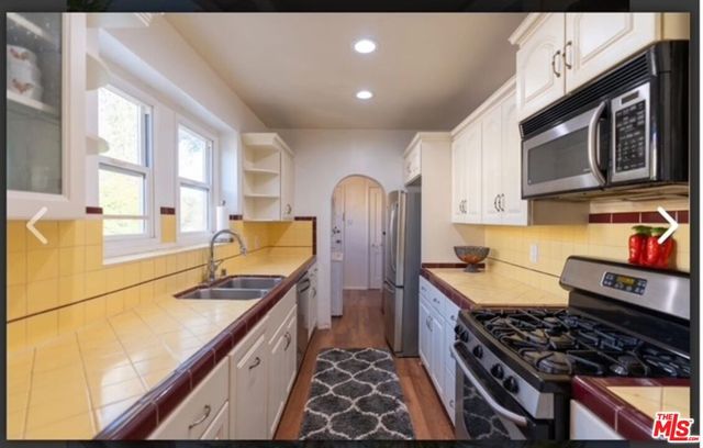 1274 S Redondo Boulevard, Los Angeles, CA 90019