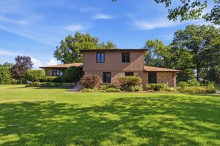 900 Saint Andrews Way, Frankfort, IL 60423
