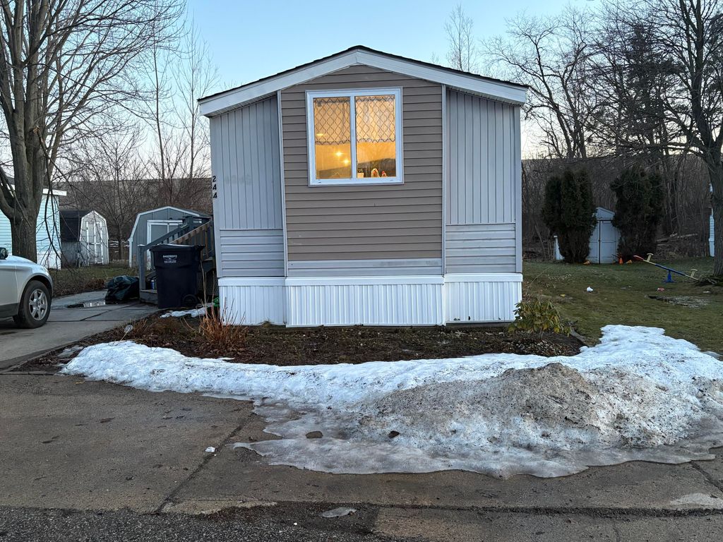 244 Piedmont Drive Se, Grand Rapids Twp, MI 49548