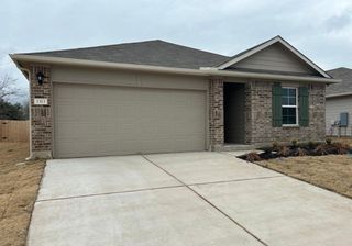 1313 Camden LN, Lockhart, TX 78644