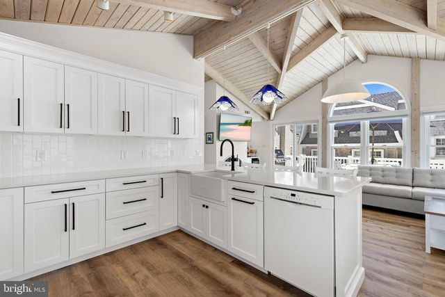 7403 OCEAN BLVD, Long Beach Township, NJ 08008