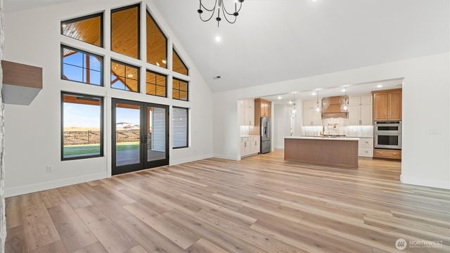 511 SW 12th, College Place, WA 99324