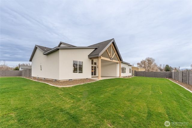 511 SW 12th, College Place, WA 99324