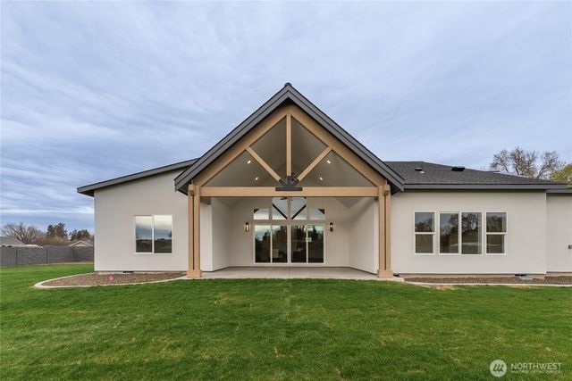 511 SW 12th, College Place, WA 99324