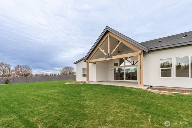 511 SW 12th, College Place, WA 99324