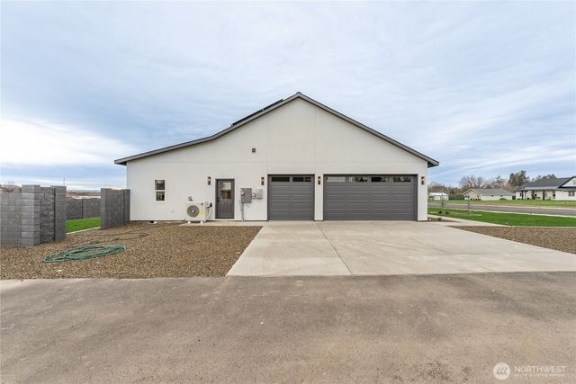 511 SW 12th, College Place, WA 99324