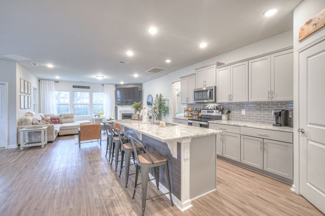 2924 Eckersley Dr, Murfreesboro, TN 37128