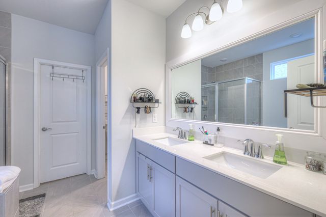 2924 Eckersley Dr, Murfreesboro, TN 37128