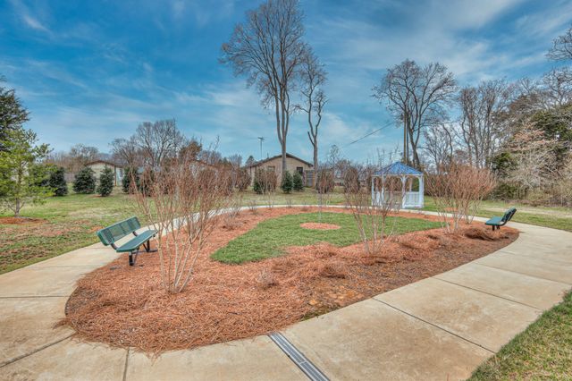 2924 Eckersley Dr, Murfreesboro, TN 37128