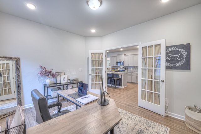 2924 Eckersley Dr, Murfreesboro, TN 37128
