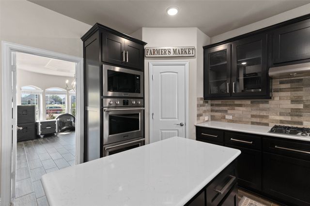 800 Beckington Drive, Shady Shores, TX 76208